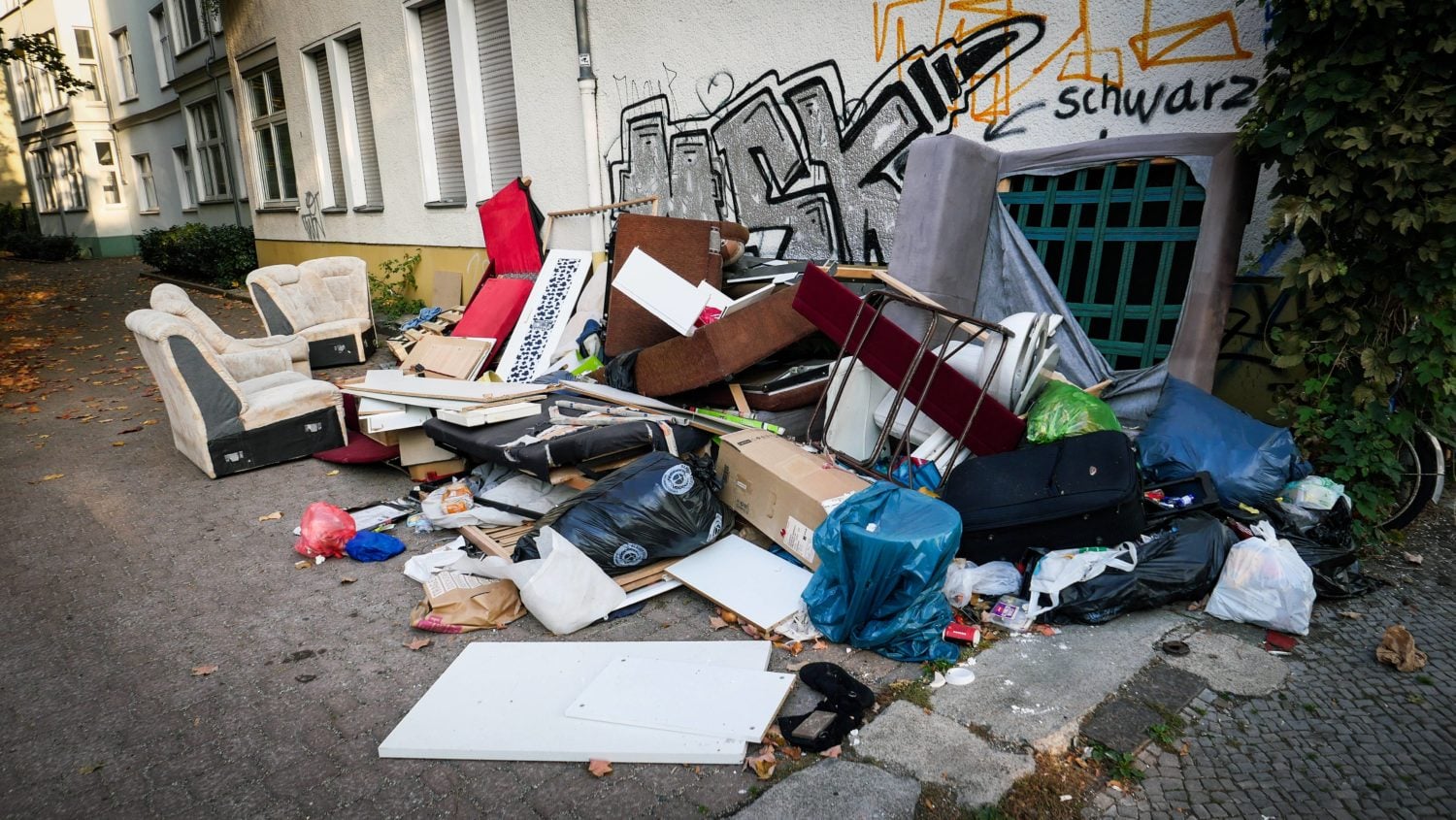 Sperrmüllabfuhr Berlin – professionelles Team bei der Arbeit